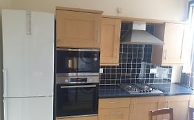 London Luxury Apartments 5 Min Walk From Ilford Station, With Free Parking Free Wifi